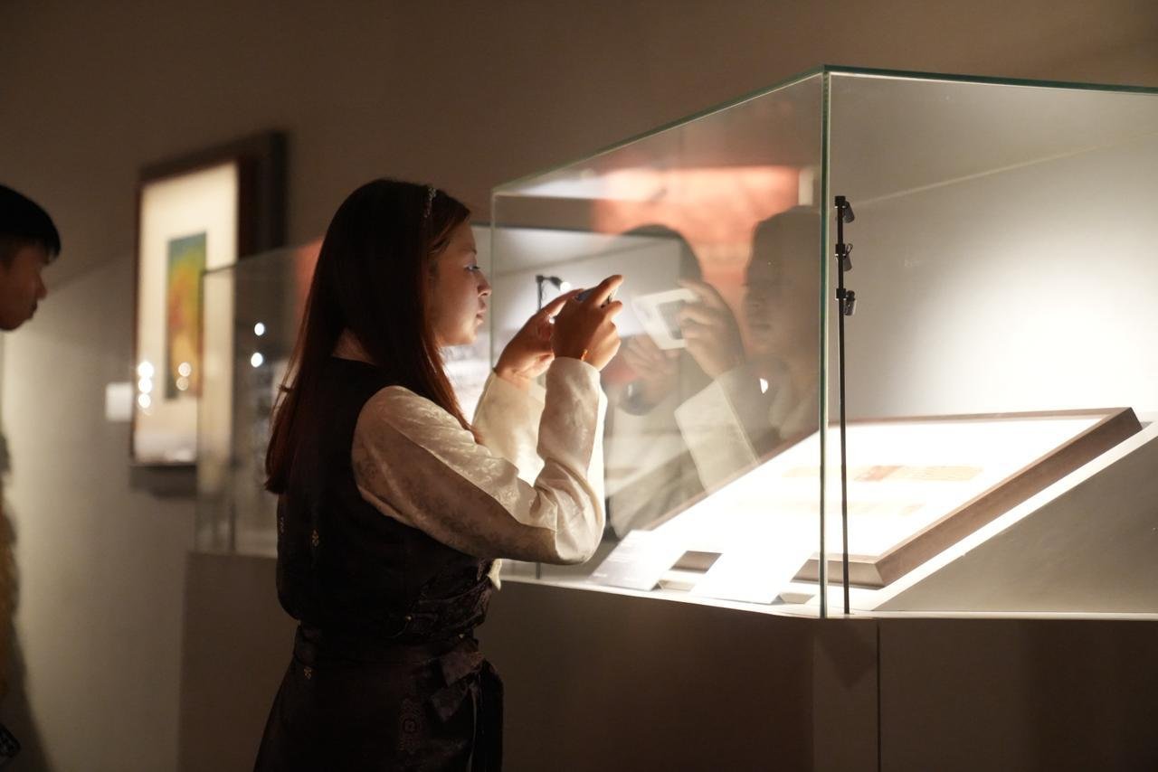 Gallery photo